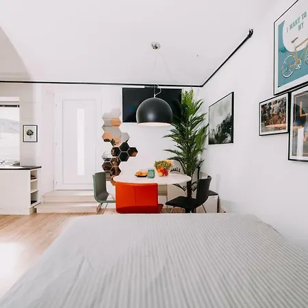 Hanna's With Free Parking * 류블랴나