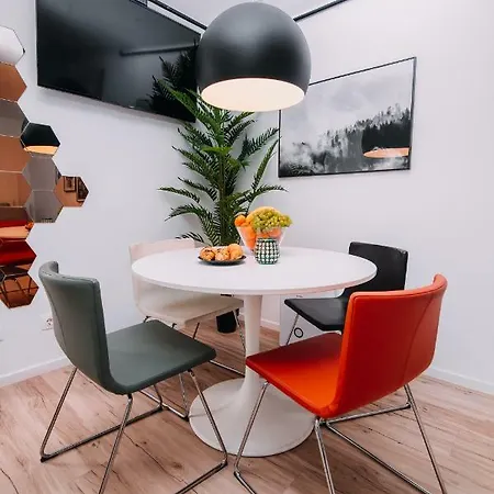Hanna's With Free Parking Apartman