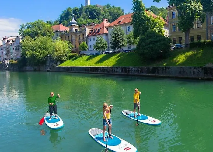 Hanna's With Free Parking *